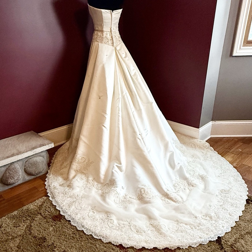 Casablanca Bridal Sz 4 Ivory Satin Strapless Wedding Dress Bead Train Style 1795
